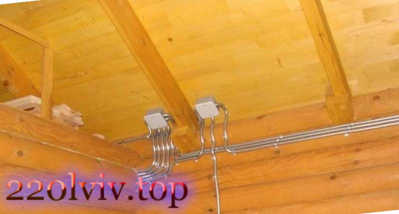 Що впливає на розцінки при проведенні електромонтажу в дерев'яному будинку?