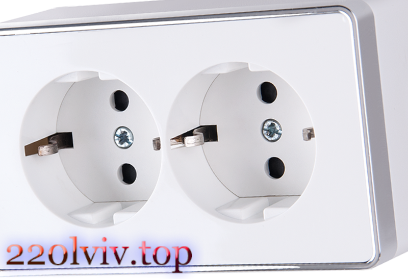 Що впливає на розцінки при проведенні електромонтажу в дерев'яному будинку?