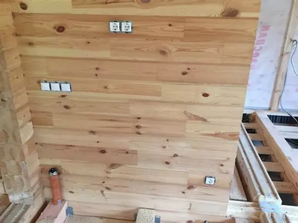 Особливості монтажу розеток у дерев'яному будинку